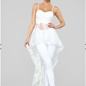 New with tags Fashion Nova lace top